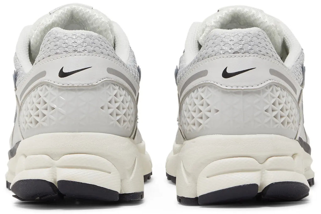 Air Zoom Vomero 5 'Photon Dust Metallic Silver'