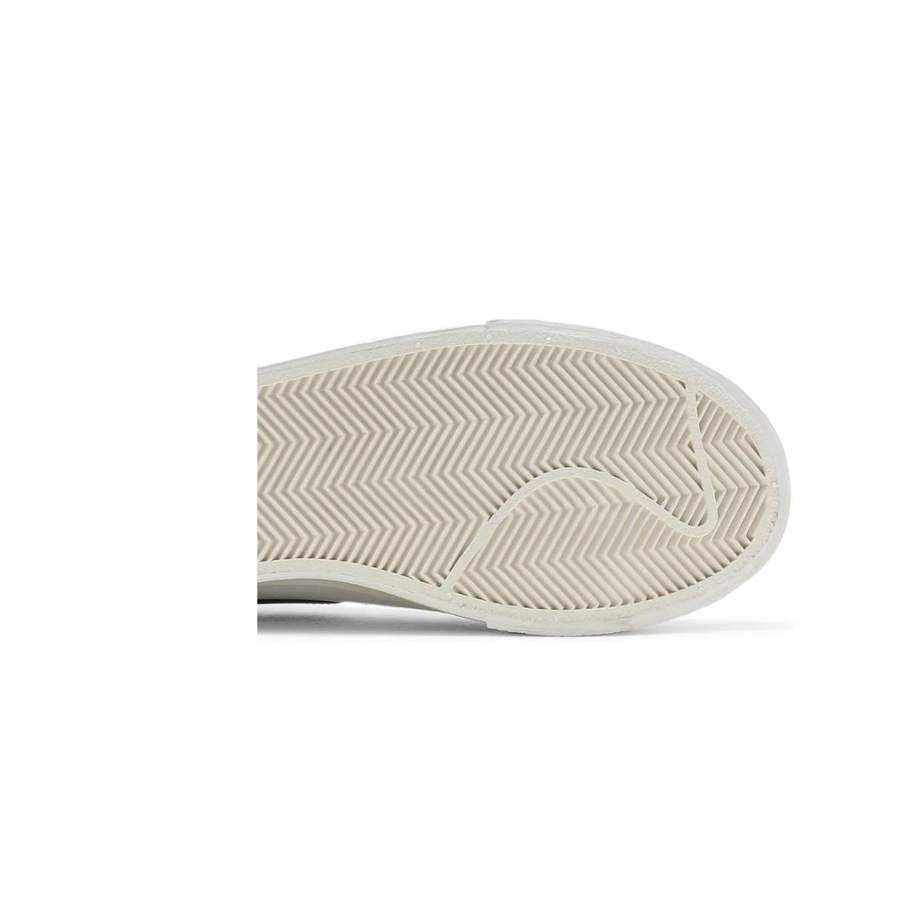 Nike Wmns Blazer Low Platform 'White Black'