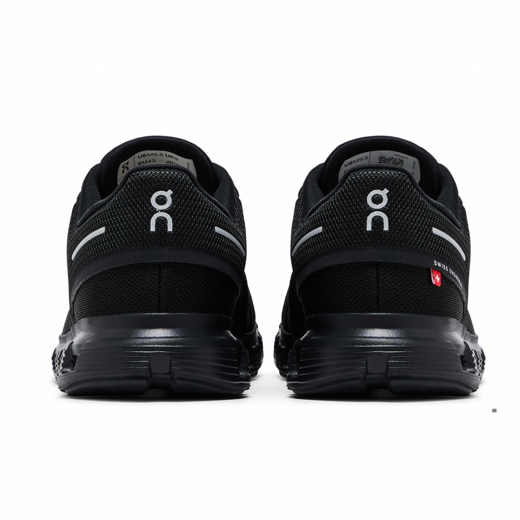 On Running Cloud 6 'Triple Black'